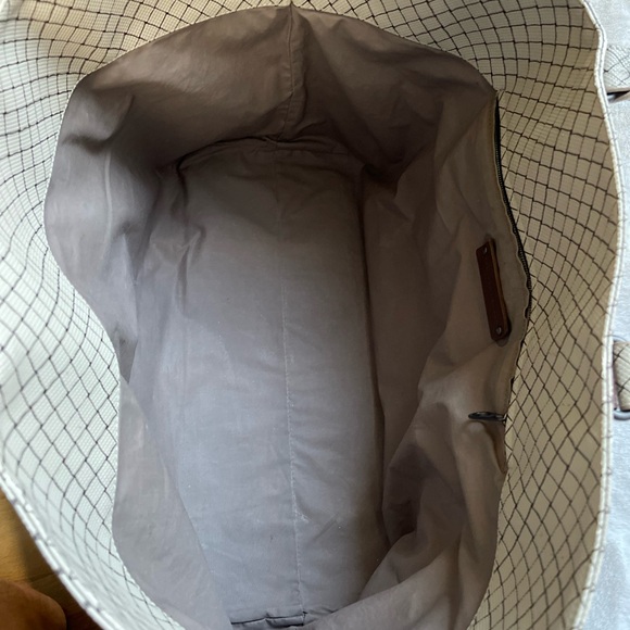 Bottega Veneta Cream Intrecciato Tote with Diamond Pattern - Picture 4 of 12